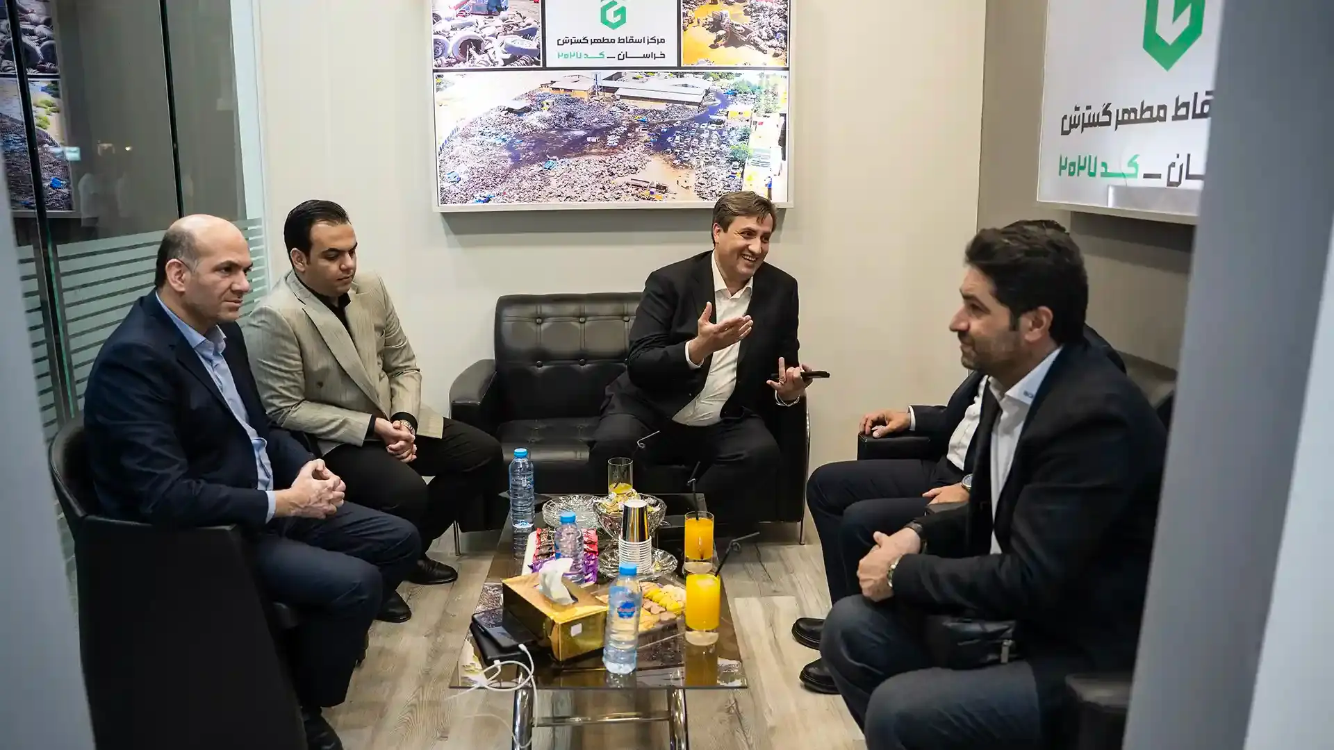 جلسه سران در نمایشگاه ماشین